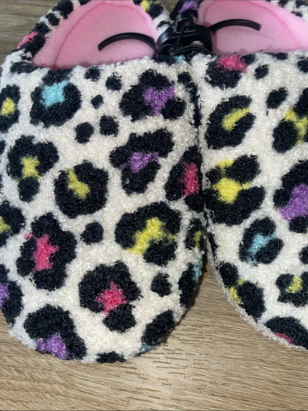 wonder nation Pink Lined Fuzzy Leopard Print Kids Slippers